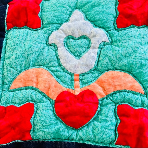 Vintage Handmade Quilt – 55” x 65” – Folk Art Appliqué Hearts & Tulips – Denim - Picture 12 of 15